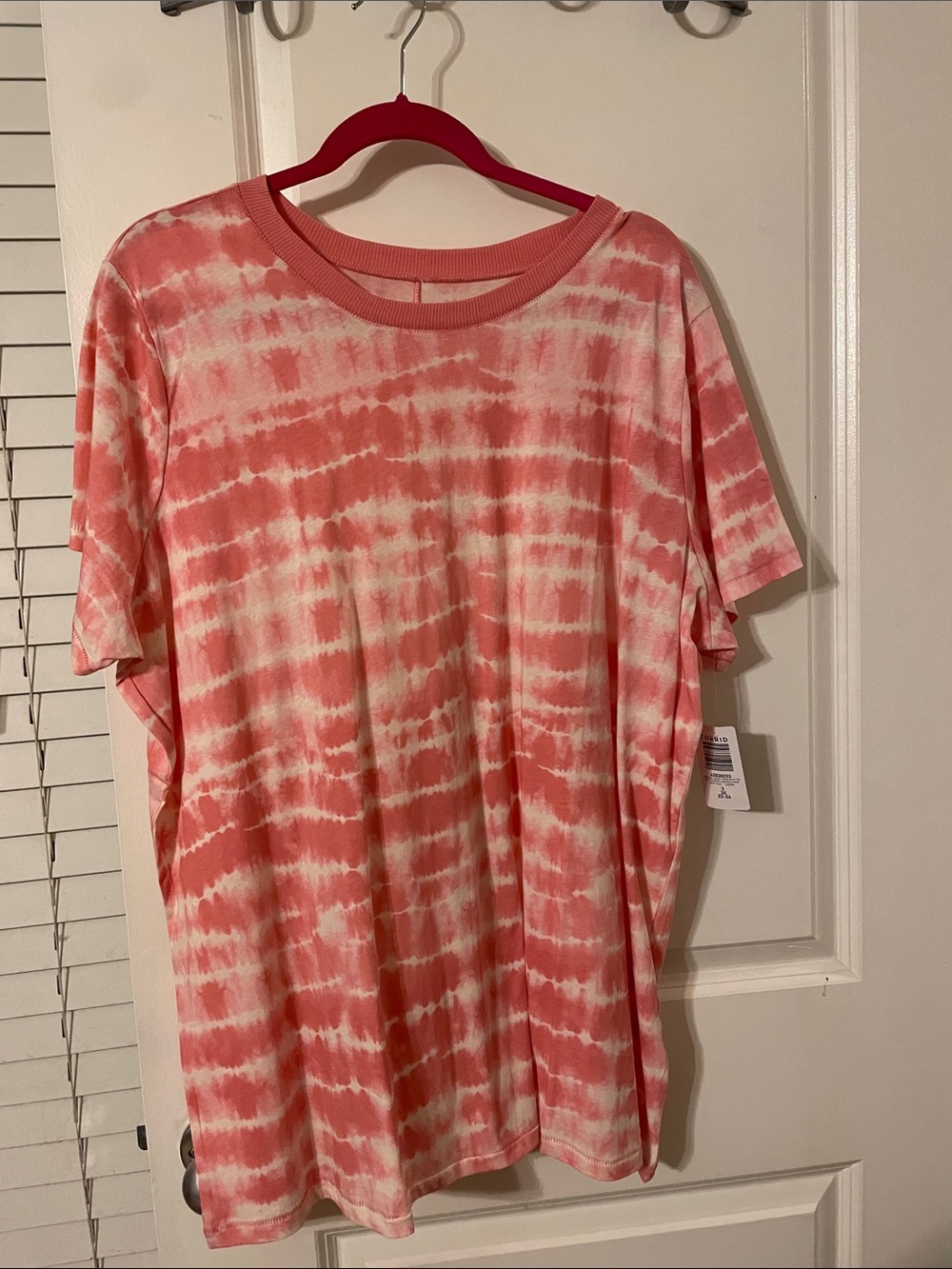 torrid Coral and White Tie-Dye Short Sleeve Tee